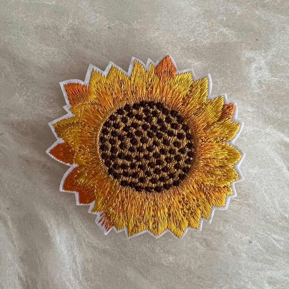 Embroidered Sunflower Patch (Iron On/ Sew On/ Glue On)